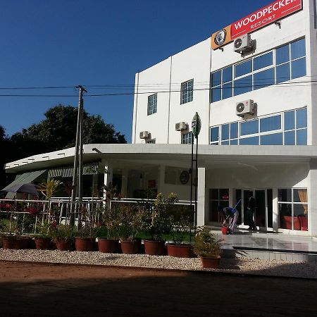 Woodpecker Resort Hotel バンジュール エクステリア 写真