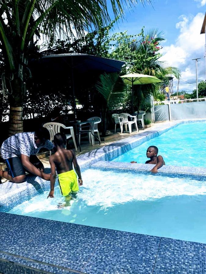 Woodpecker Resort Hotel バンジュール エクステリア 写真
