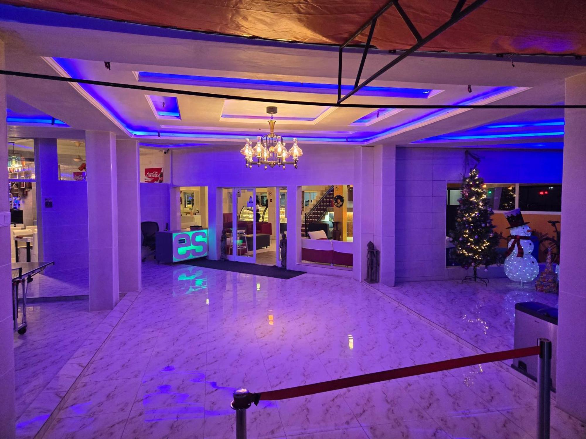 Woodpecker Resort Hotel バンジュール エクステリア 写真