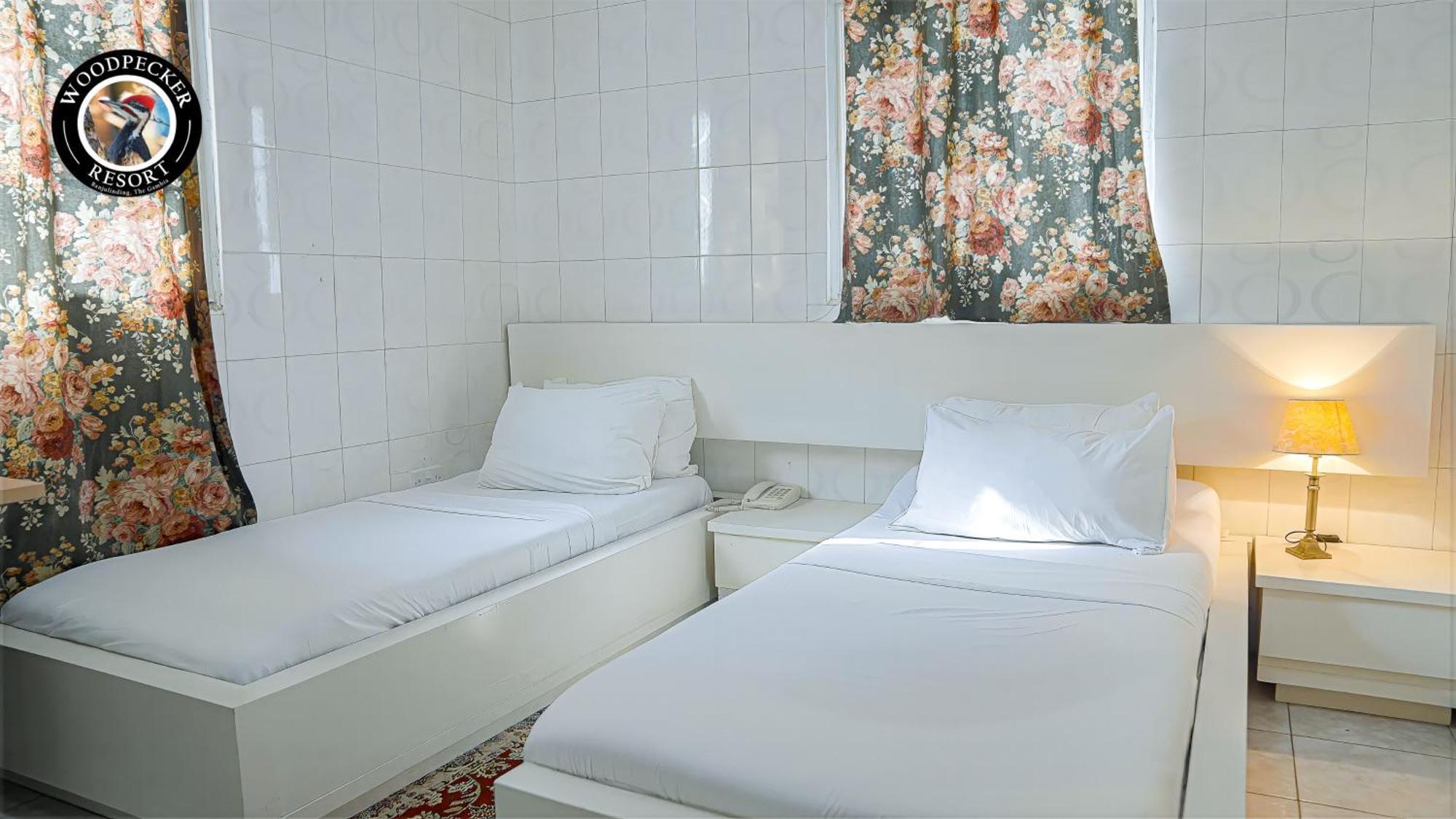 Woodpecker Resort Hotel バンジュール エクステリア 写真
