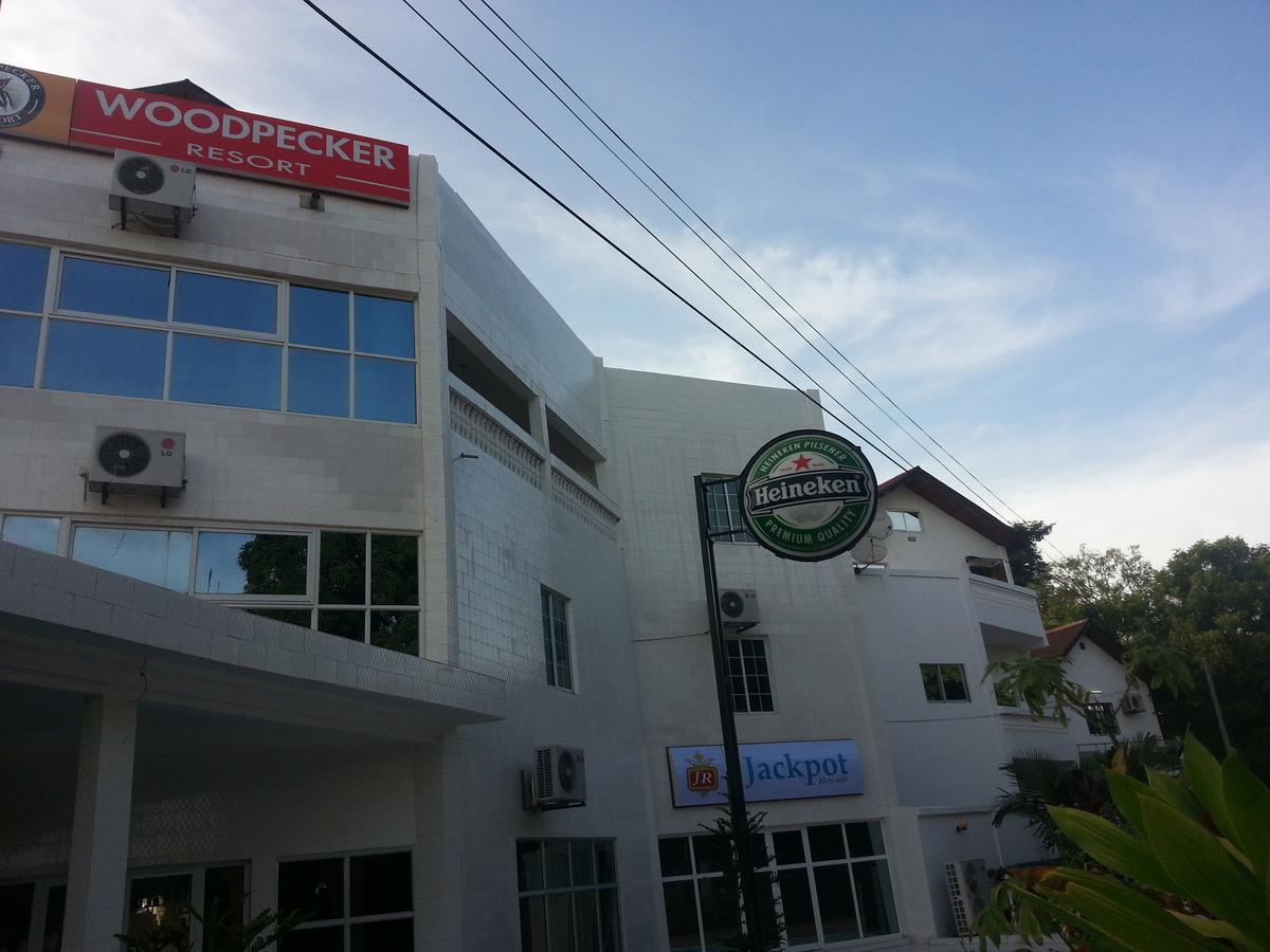Woodpecker Resort Hotel バンジュール エクステリア 写真