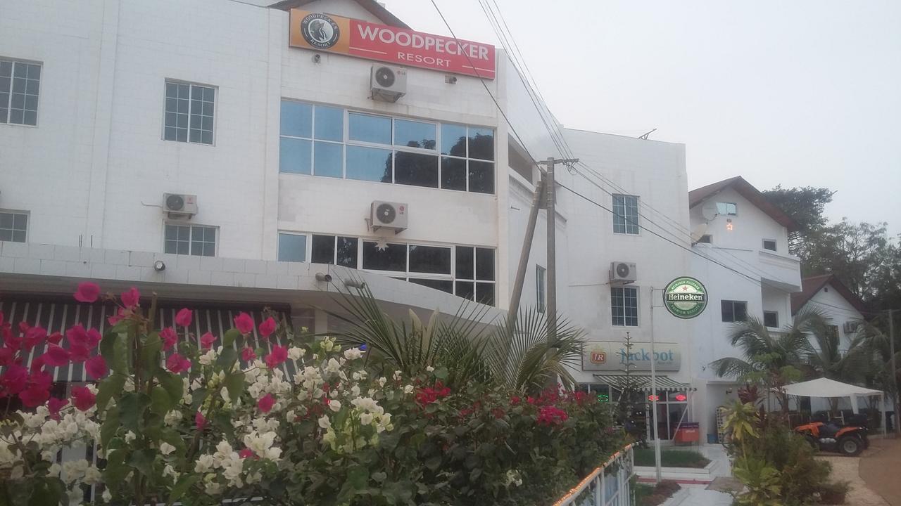 Woodpecker Resort Hotel バンジュール エクステリア 写真